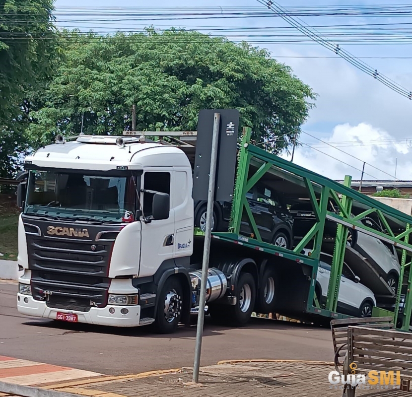 Carreta Cegonha Fica Entalada em Túnel e Causa Transtornos no Trânsito